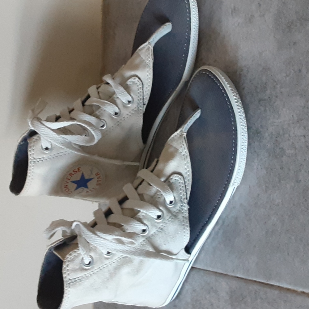 Converse  ALL  STAR  size  5 women